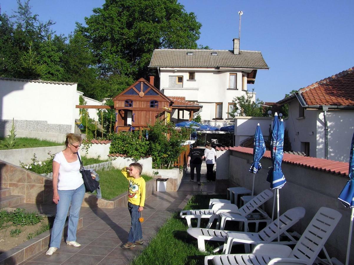 Hotel Aleksievata Kashta Gurguljat Kültér fotó